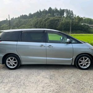 Toyota Estima 2012 – 7/8 Seater Luxury MPV | Hybrid & Petrol Options | Low Mileage Japan Import | Worldwide Shipping