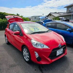 Toyota Aqua 2012 Hybrid – Low Mileage Japanese Import | 35 km/L Fuel Economy | Worldwide Shipping
